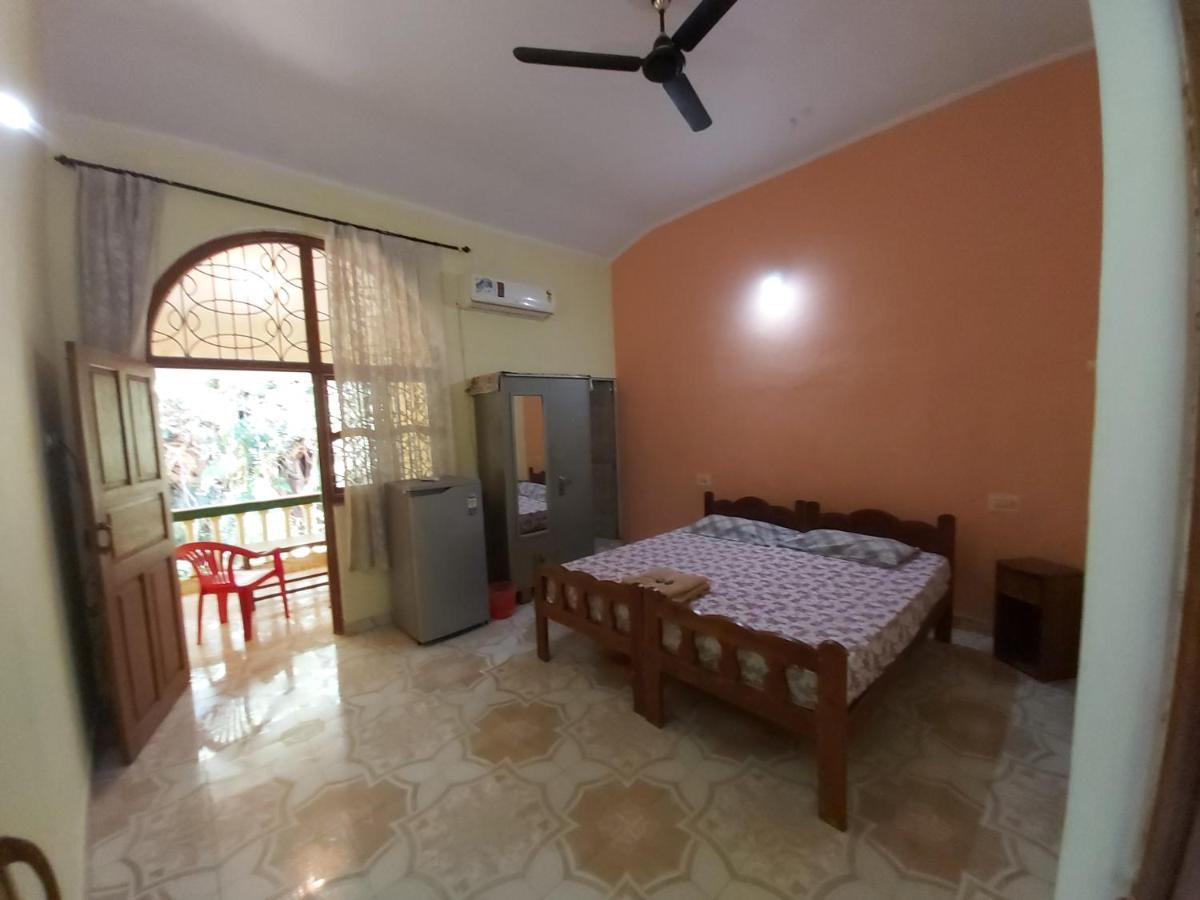 Joaquina'S Guest House Calangute Exteriör bild