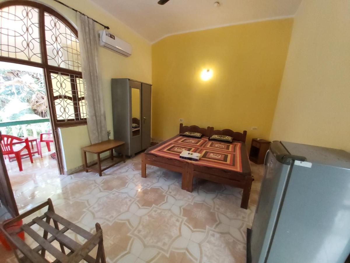 Joaquina'S Guest House Calangute Exteriör bild