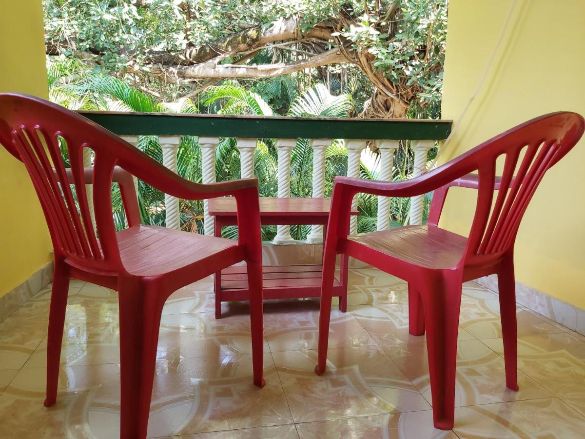 Joaquina'S Guest House Calangute Exteriör bild
